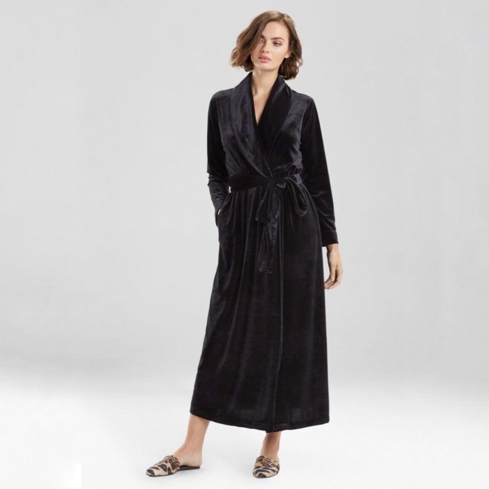 Natori Black Velvet Robe
